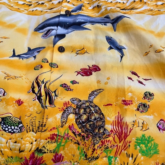 [S]KY’s Tropical Ocean Print Yellow Cotton Hawaiian Shirt Shark Sea Turtle USA - Picture 2 of 7